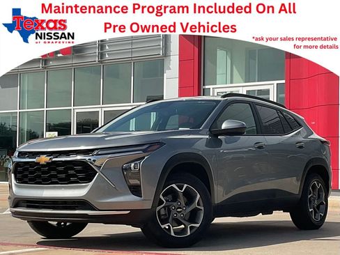 Used 2025 Chevrolet Trax LT w/ LT Convenience Package FWD image 1