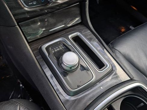 Used 2016 Chrysler 300 Limited image 11