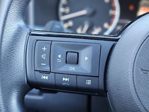 Certified 2023 Nissan Rogue SV image 17