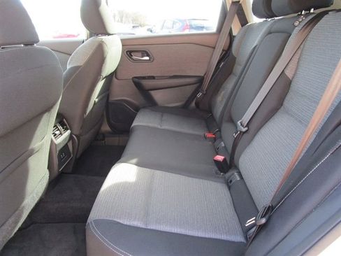 Used 2022 Nissan Rogue SV image 20