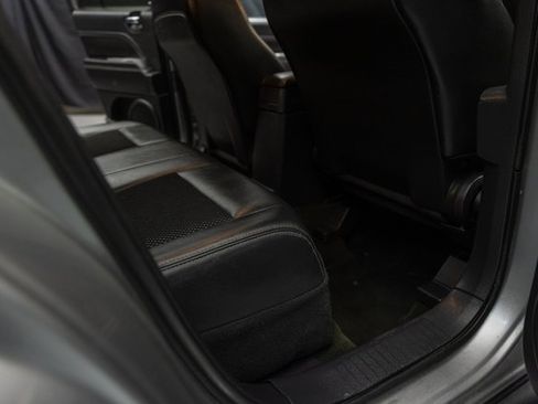 Used 2016 Jeep Compass Latitude image 17