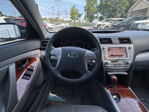 Used 2010 Toyota Camry XLE FWD image 10