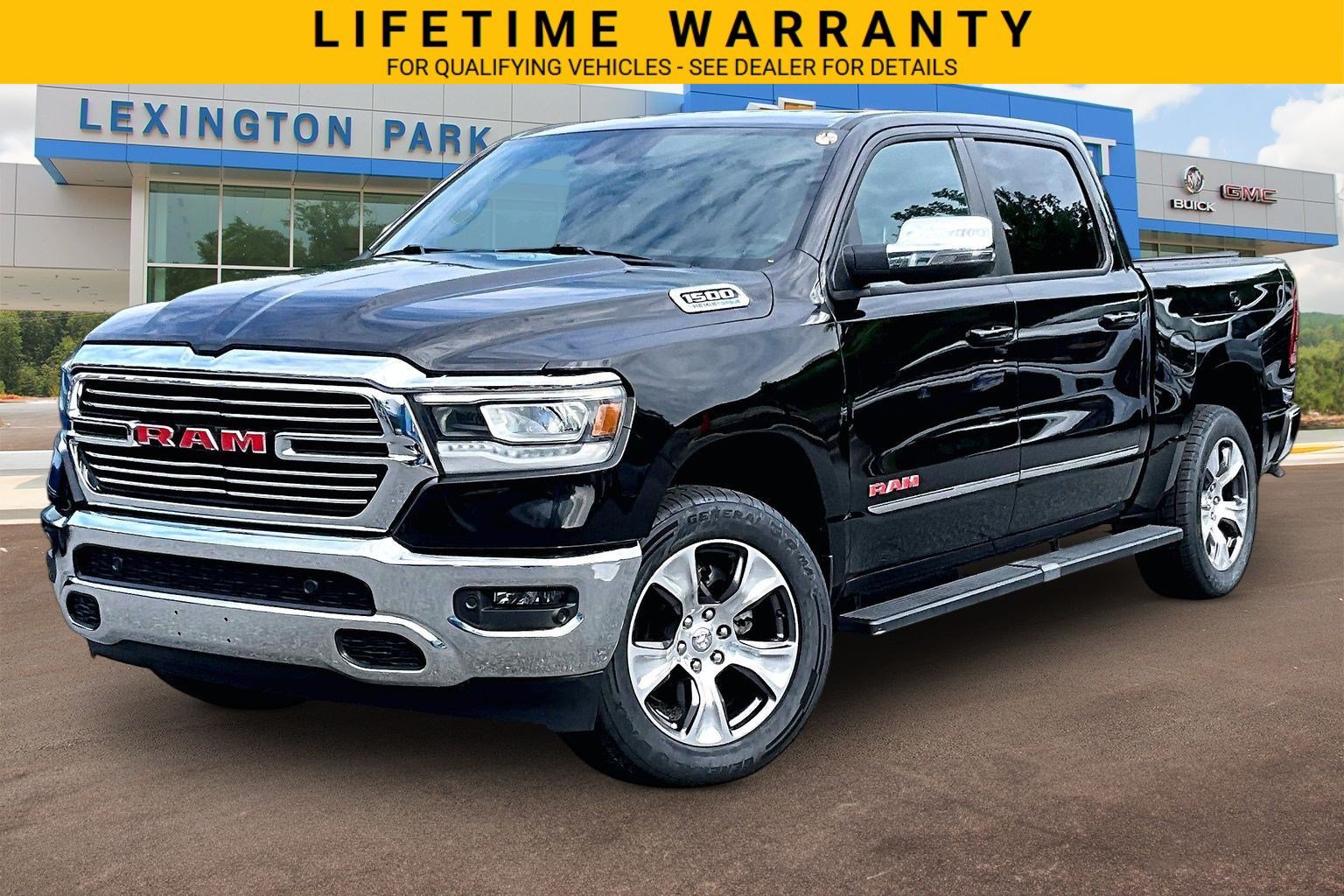 Used 2024 RAM 1500 Laramie AWD/4WD image 12