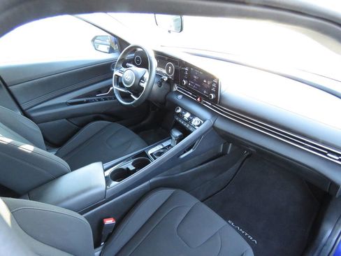 Used 2022 Hyundai Elantra SEL w/ Convenience Package image 13