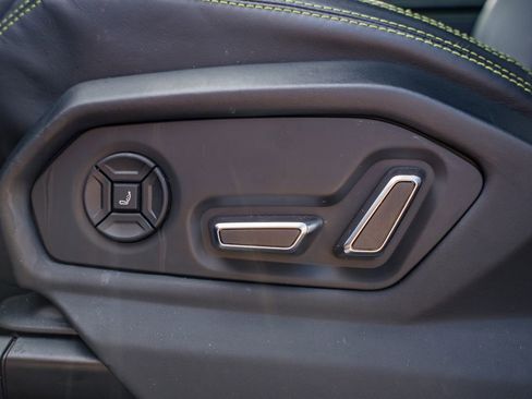 Used 2022 Lamborghini Urus image 19