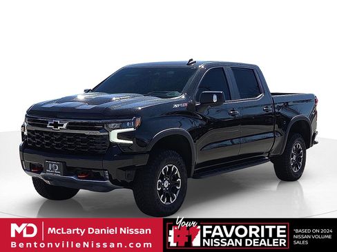 Used 2024 Chevrolet Silverado 1500 ZR2 w/ Technology Package AWD/4WD image 2