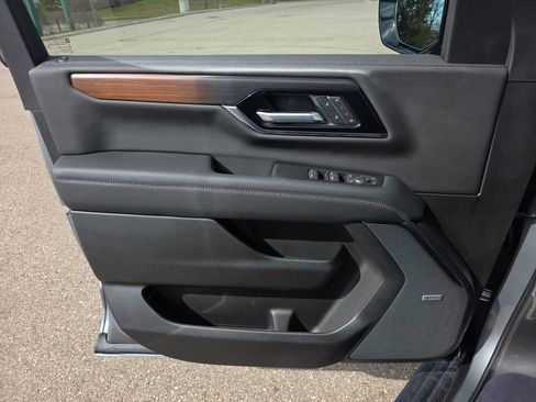 New 2026 GMC Yukon Denali w/ Sun & Power Step Package image 30