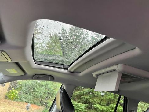 Used 2016 Honda Pilot Touring image 8