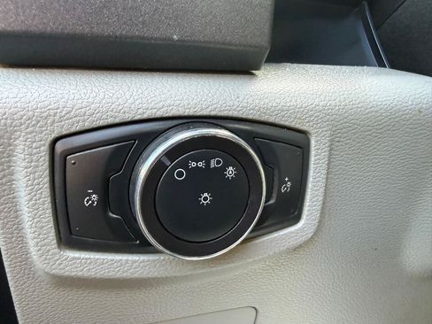 Used 2018 Ford F550 2WD Regular Cab Super Duty image 18