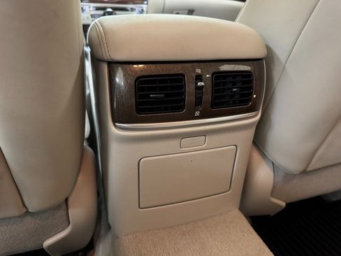 Used 2015 INFINITI Q70 L 5.6 w/ V8 Deluxe Technology Package image 20