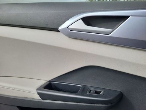 New 2026 Volkswagen Taos SE image 15