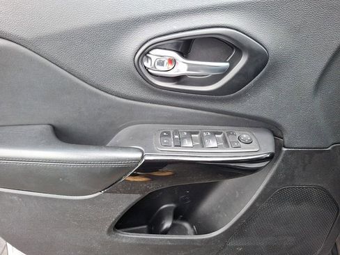 Certified 2021 Jeep Cherokee Latitude Plus image 17