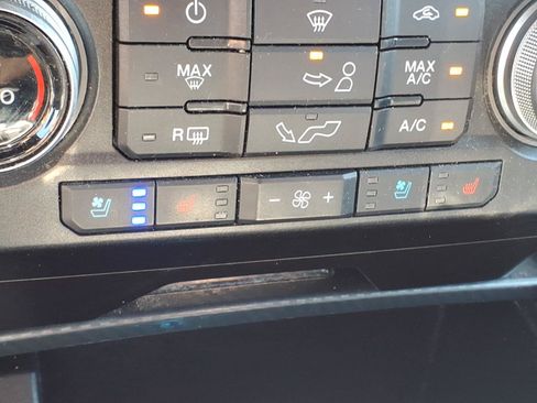 Used 2020 Ford F150 Lariat w/ Equipment Group 502A Luxury AWD/4WD image 17