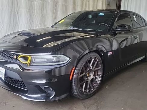 Used 2019 Dodge Charger Scat Pack w/ Plus Group image 2