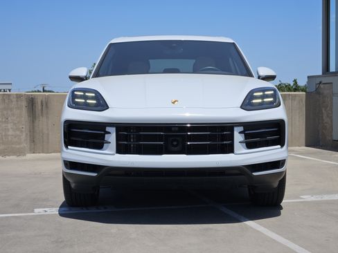 Certified 2026 Porsche Cayenne AWD/4WD image 11