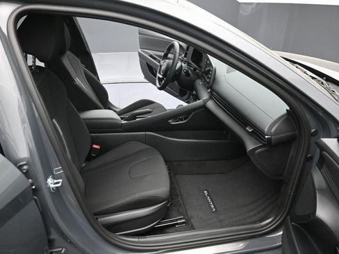 New 2026 Hyundai Elantra Sport FWD image 29