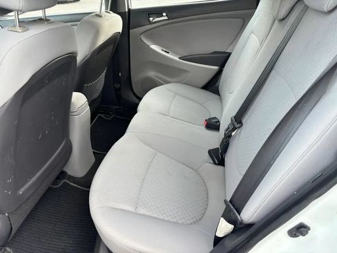 Used 2013 Hyundai Accent SE FWD image 13