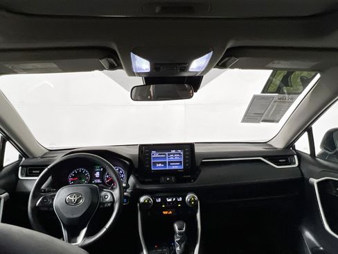 Used 2021 Toyota RAV4 XLE Premium FWD image 30