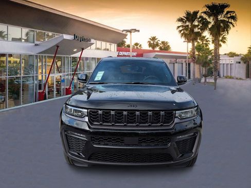 New 2026 Jeep Grand Cherokee L Limited image 8