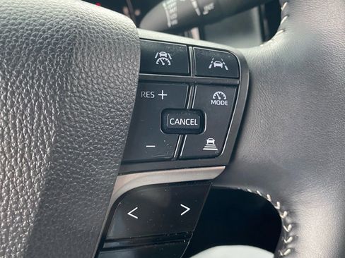 Used 2025 Toyota Camry SE image 25