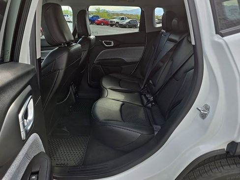 Used 2022 Jeep Compass Latitude w/ Convenience Group image 40