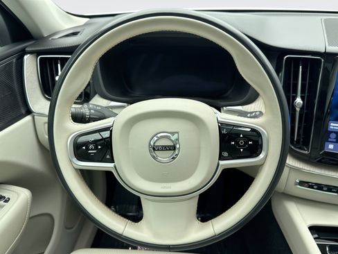 Used 2022 Volvo XC60 B5 Inscription w/ Advanced Package AWD/4WD image 12
