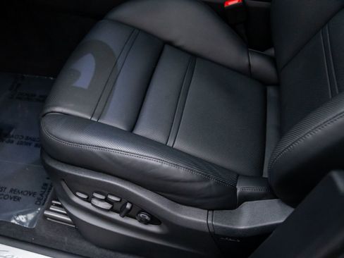 Certified 2025 Porsche Cayenne image 16