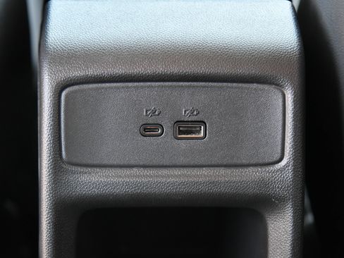 Used 2025 Chevrolet Trax LT FWD image 37