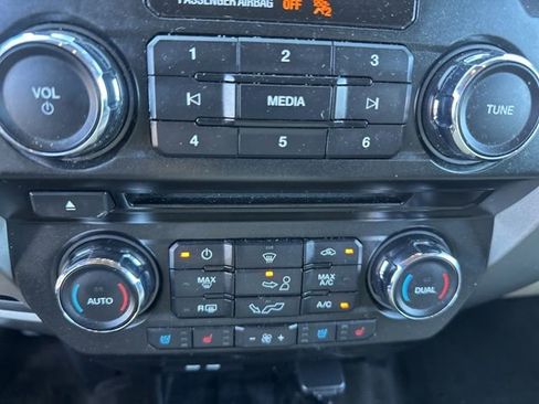 Used 2017 Ford F150 Lariat image 22