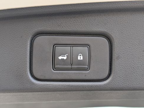 Used 2022 Nissan Pathfinder SL w/ Lighting Package (N92) image 20