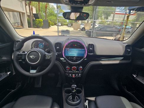 Used 2024 MINI Cooper Countryman S w/ Premium Package FWD image 29