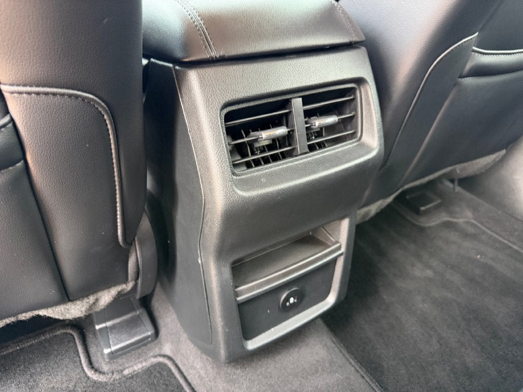 Used 2024 Ford Edge SEL AWD/4WD image 33