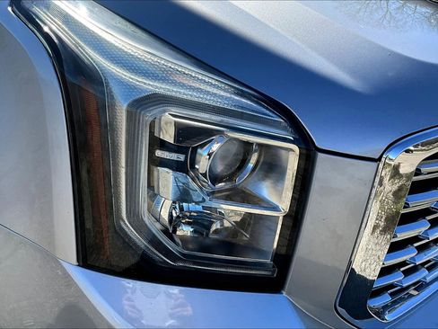 Used 2020 GMC Yukon Denali w/ Denali Premium Package image 34
