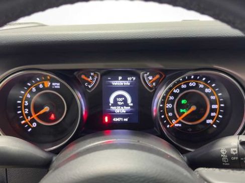 Used 2022 Jeep Wrangler Unlimited Sport w/ Xtreme Recon 35" Tire Package AWD/4WD image 30