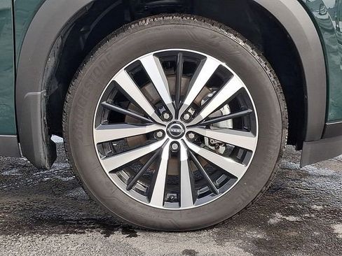 Used 2025 Nissan Pathfinder Platinum image 8