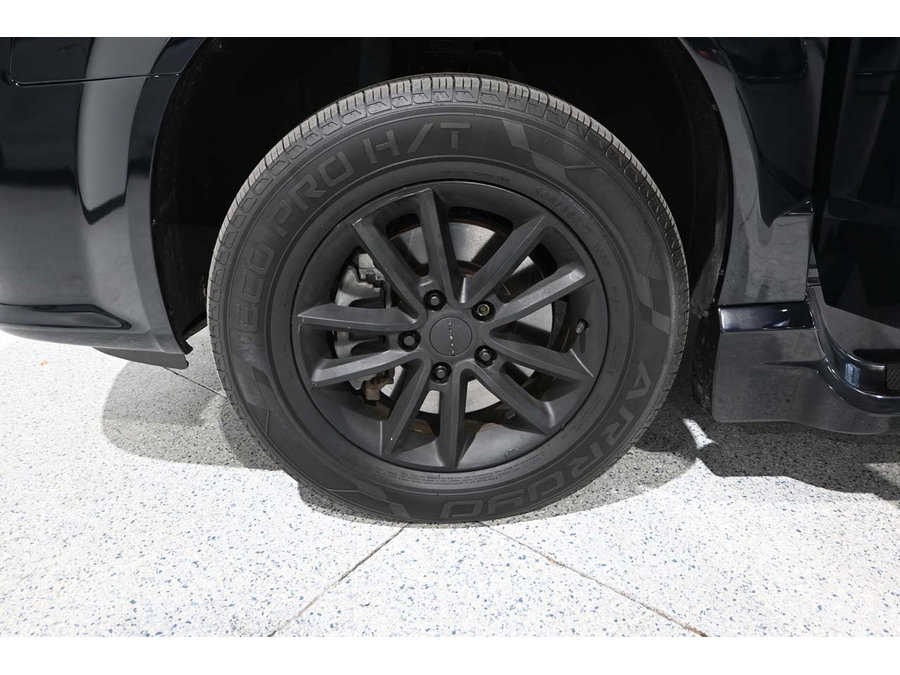 Used 2015 Dodge Grand Caravan SXT FWD image 12