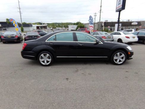 Used 2011 Mercedes-Benz S 550 4MATIC image 5