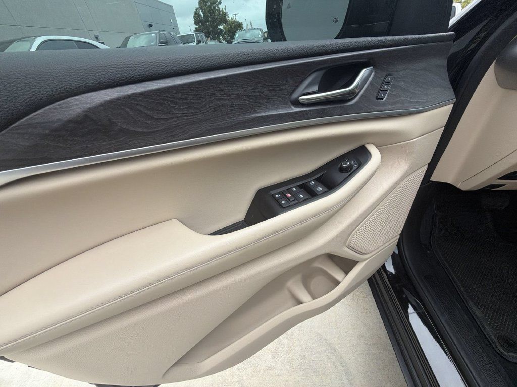 Used 2025 Jeep Grand Cherokee L Limited w/ Black Appearance Package RWD image 10