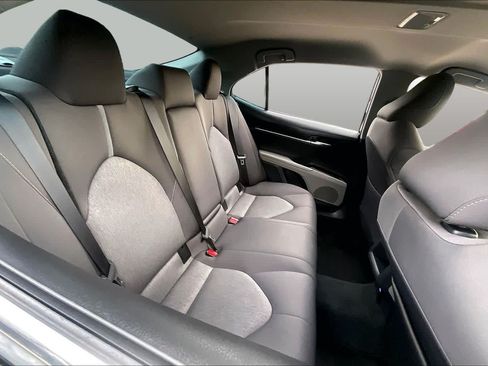 Used 2022 Toyota Camry LE FWD image 18