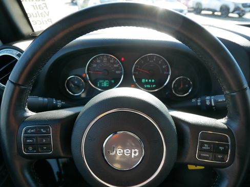 Used 2018 Jeep Wrangler Sahara w/ Connectivity Group image 25