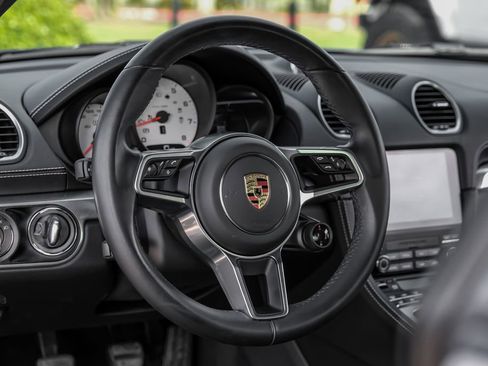 Used 2025 Porsche 718 Cayman RWD image 12
