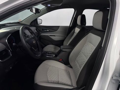 Used 2021 Chevrolet Equinox LS image 33
