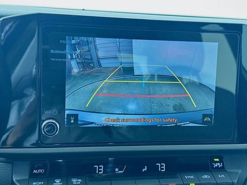 Used 2025 Toyota Camry SE image 14