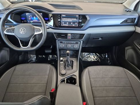 Used 2022 Volkswagen Taos SE w/ Panoramic Sunroof Package FWD image 13