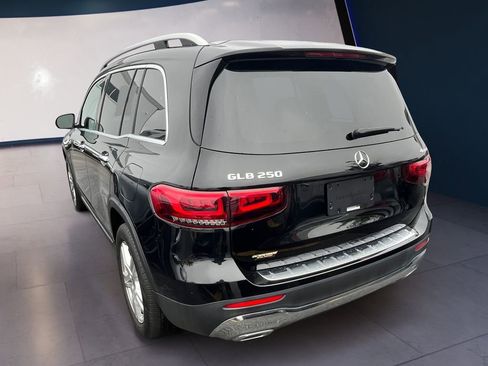 Certified 2022 Mercedes-Benz GLB 250 4MATIC w/ Premium Package Lite image 3