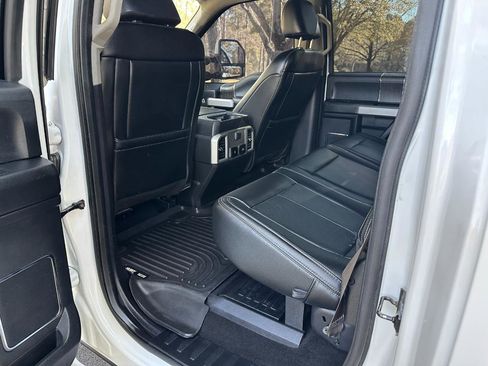 Used 2019 Ford F250 XLT w/ XLT Value Package image 16
