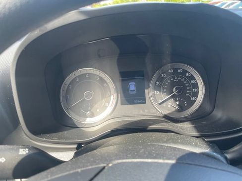 Used 2021 Hyundai Venue SE FWD image 18