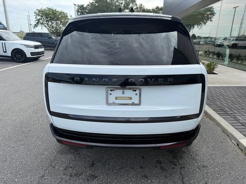 Used 2025 Land Rover Range Rover SE AWD/4WD image 4