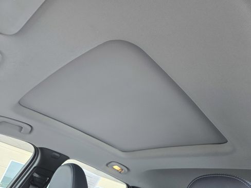 Used 2022 Chevrolet Bolt EUV Premier w/ Sun & Sound Package image 16