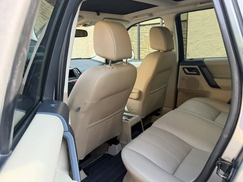 Used 2011 Land Rover LR2 HSE AWD/4WD image 29